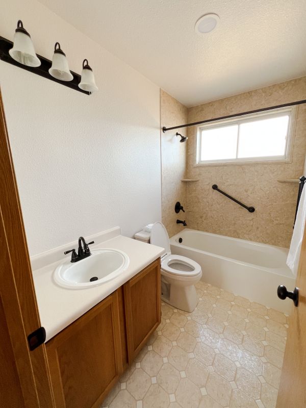 Top Bathroom Remodeling Companies in Encino, CA